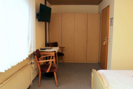 LANDGASTHOF RADEMACHER - Zimmer 6 (Standard-Doppelzimmer) mit Duschbad/WC, SAT-TV und WLAN © altais.de