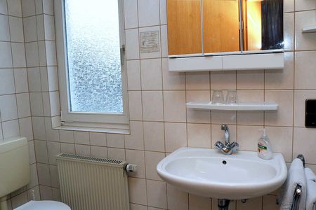 LANDGASTHOF RADEMACHER - Zimmer 4 (Standard-Doppelzimmer) mit Duschbad/WC, SAT-TV und WLAN © altais.de