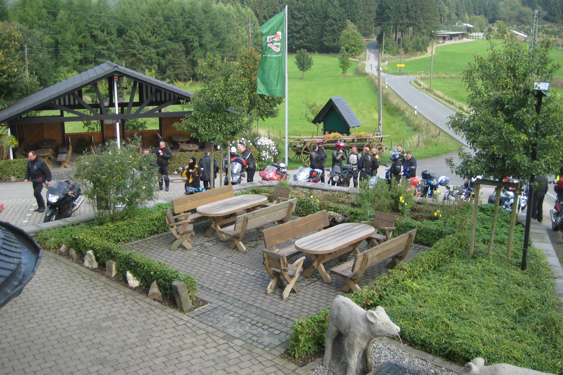 Terrasse vor dem Landgasthof - Platz für 20 Gäste